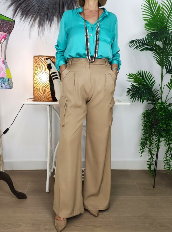 PANTALÓN PINZAS CAMEL - Imagen 2