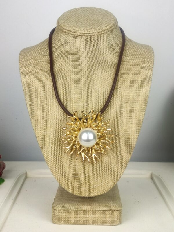 COLLAR CORTO ESPORA PERLA