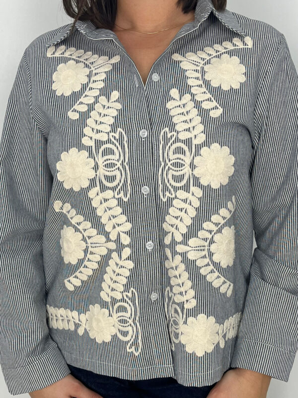 CAMISA RAYAS BORDADOS - Imagen 2