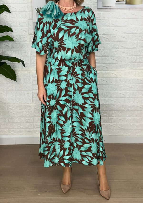 VESTIDO MIDI MANGAS CAPA